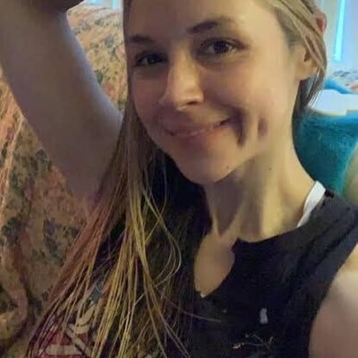 am kind hearted❤️ loving and fun to be with but been bored for long and lonely wish I can get happiness here 🥰❤️🌈. I represent Ohio the grass is greener🍀