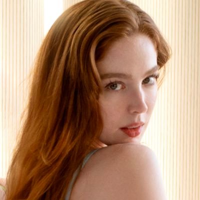 aka ernaburn 🤍 Model / Photographer / Creator NYC 👩🏻🦰 Natural Redhead top .5%
