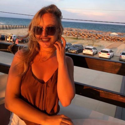 KLFC0330's profile picture. WiFi, warm light & Web3 🌍⛺
Nomadic investor | Dog mom 🐾 | DAO dreamer