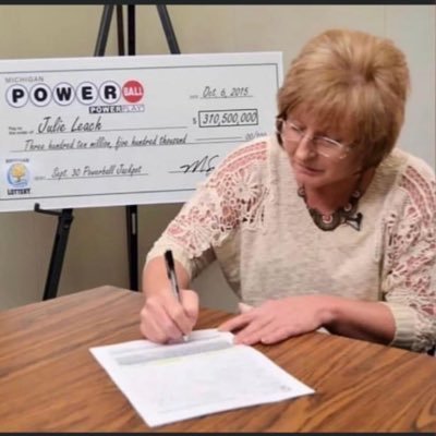 I'M Julie Leach the winner of $310.500.000 In a while I'M giving out $100,000 to my 1k friend😍