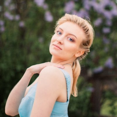 Elonvie's profile picture. девушка на краю гауссианы
