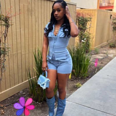 Simply_Siyaa's profile picture. I’m just here for the laughs.