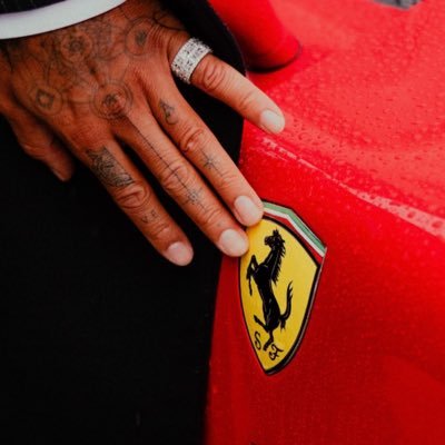 VoidDes1's profile picture. 👩🏻‍💻