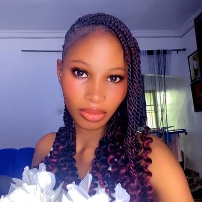 mari42564's profile picture. 