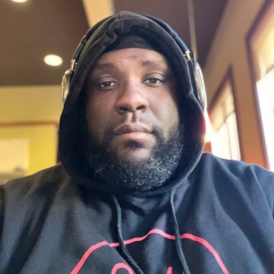 Offense Line Coach Saint Frances Academy “I’m here to change someone life” #LL75 #nothingbutwork #Standards
