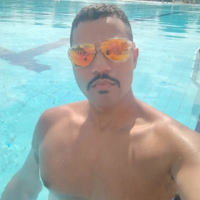 Apareci no meio do pagode e ninguém entendeu nada 🎶