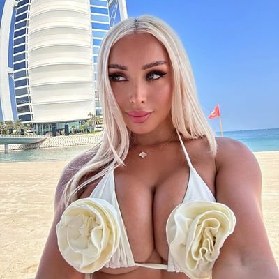 lizzy50524's profile picture. Model,  Businesswoman and healthy food 
@FashionNova ambassador