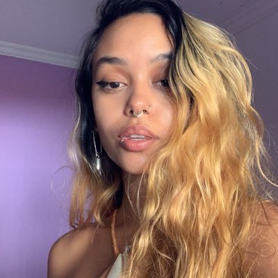 Aquariana ☾𖤓 Intensa por natureza