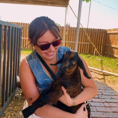 caitydudley1's profile picture. pushing my luck