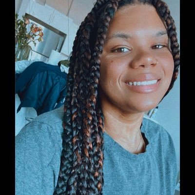 WeirdFemaleMel 🤍 Profile