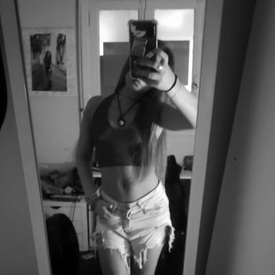 ariianitaa__'s profile picture. no puedo juega river