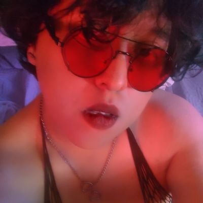 Hola soy solo alguien que trata de ser un femboy y crear contenido rico...
Si me quieres apoyar, estate al pendiente :3