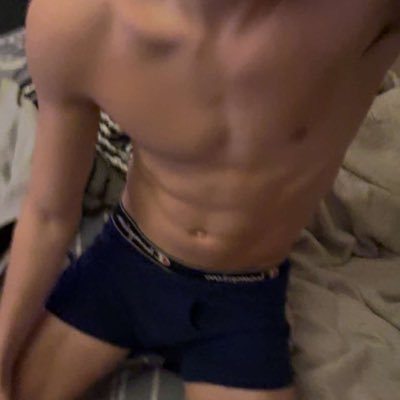 hunter_longwood's profile picture. 19 I’m Bored let’s nut