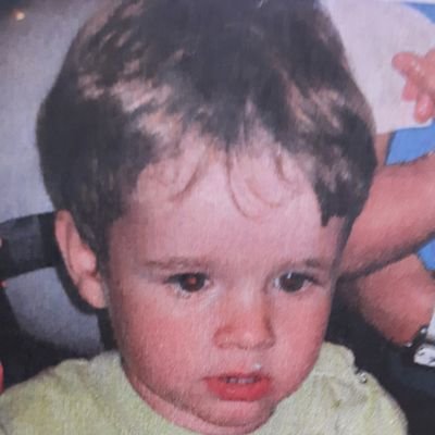 Dumb teenager addicted to cs, and spends to much time watching esports.