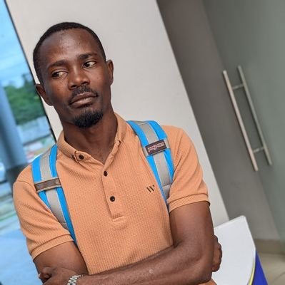 fadhilitech1's profile picture. business eat more fruit 🍑 computer science eng.