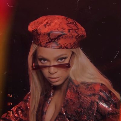 z_archives118's profile picture. im huddy's third (not a lie)