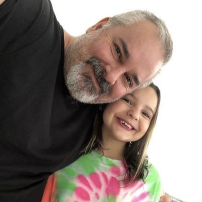 Christian anointed by God, Bolsonarist of the conservative Right and love for life is the basis of a just society, love one another as I have loved you!!