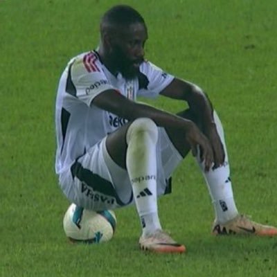 dem1rh's profile picture. gazi üni part time mühendis, full time besiktas…karanlık kuruldu geceye