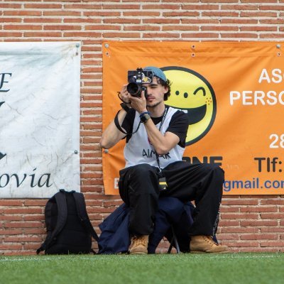 22 || Fotógrafo deportivo || Portero de Fútbol Sala en la UD Azuqueca.