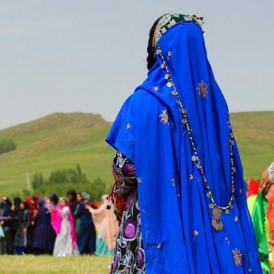 دلوم دلواپس روزل قشنگه؛
دلوم سی روزلِ خوبو چه تنگه...(:
