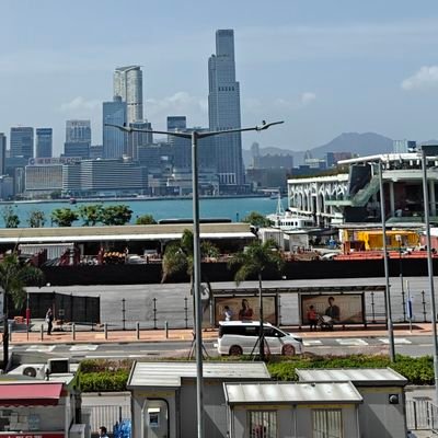 Mexwell53729313's profile picture. 本人在香港从事金融行业，用心分享日常金融知识！欢迎大家多多关注！有问必答！