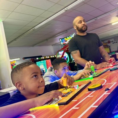 MartyMcFly92's profile picture. “wordsmeanthings” #Lakeshow #RaiseHail #higherpower NBA Stan DaddyDaycare AirForce Vet