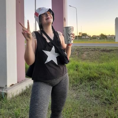 natitavalous's profile picture. Más vale estar poco en esta vida que durar sin protestar✊🏻🐽
Tal vez vivir cues73 el pecado✊🏻
River🐔 https://t.co/60re5eQ7W7