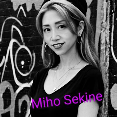 🥀演劇:舞台中心活動中🥀
よりよき舞台俳優へ生涯学び🌿
長年リーガルマインド♎
online演劇部主宰💎
○153cm
〜My favorites〜
英国🥀演劇🥀ミュージカル🥀歌🥀朗読🥀フラメンコ🥀ワイン🥀薔薇🥀銀河鉄道の夜