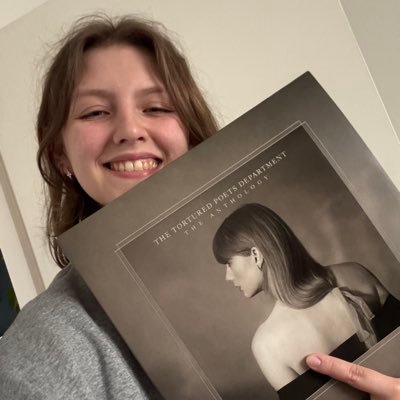 26 | french swiftie 🇫🇷 | @taylorswift13 | @maisiehpeters | The Eras Tour Lyon N2 | folkmore & TTPD stan ✨🤎🩶🤍