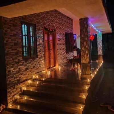 AviInAinselTown's profile picture. 