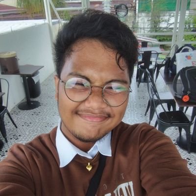 Pinkyplier's profile picture. | 18 | He/they | Itto enjoyer | I LOVE nerds/chubby guys | physical touch ♡ | - @GenderleessMoss ♡