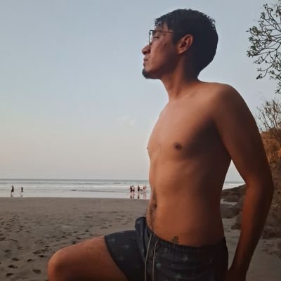 DiseƱador GrĆ”fico ⢠32 ⢠El Salvador š³ļøāš ⢠ā Hijo de los Elohim.