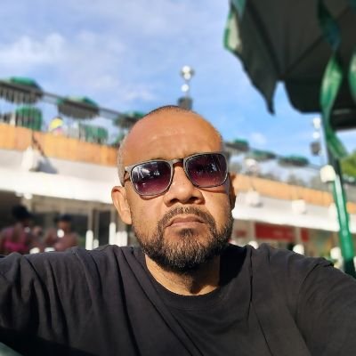 Deus, que sejas meu universo, que sejas tudo o que sinto e o que penso, que de manhã seja o meu primeiro pensamento.