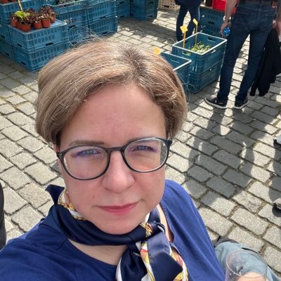 Hana_Vys's profile picture. Old, none the wiser; Teacher, massive nerd, reader, hobby writer and traveller; From Prague and proud of it; 🏳️‍🌈 ally; I like ☕️ and 🍷 ig: hana.vys