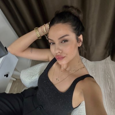 erteeeq's profile picture. 