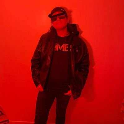 DJ
🎹 I make the life a sound trip ✈️
📀 8D Music, Binaural, House, Ambient 🔊
▶️ Listen my music in Spotify as JAiMES 🎧
📞 Booking JAiMES@jaimes.ca ✉️