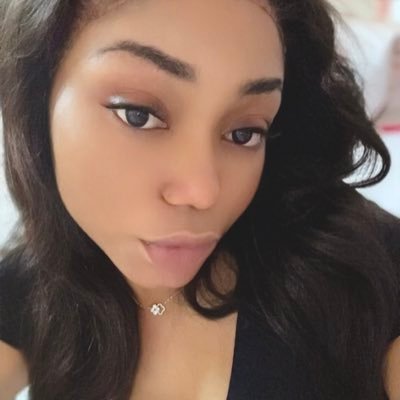 mxlle_angue's profile picture. 🥀. Prayer changes everything