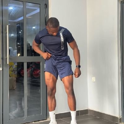 FitWithVincent's profile picture. 🏋️‍♀️ Fitness Coach | Entrepreneur | I can help you lose weight and gain confidence! 💪 Transform your life through fitness and nutrition.