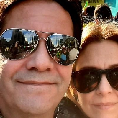 Cristão, conservador, patriota que tem horror ao PT e seus braços podres, ainda acredita em um Brasil melhor, se concorda me segue e eu sigo de volta.