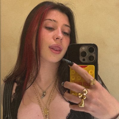 onlyglinred's profile picture. — my love !! @jjeesiicaa_