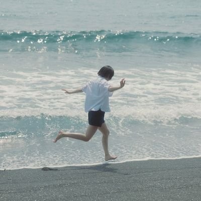 parangblue7's profile picture. 책들이 남기는 흔적은 언제나 옳으니까💫