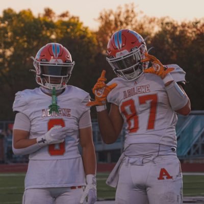 abilene ks, 6,2 , multi sport athlete 3.8 GPA 2026 3⭐️D end - Tight End @Hudl https://t.co/1De4DiBNBI #hudl