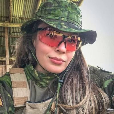 ми всі любимо Україну 🇺🇦 і ми повинні воювати і вигравати війну.