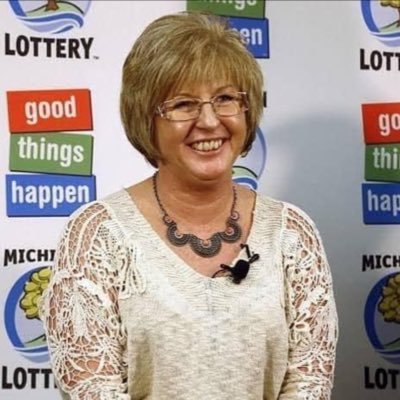 I'm Julie Leach the winner of $310.500,000 in a while I'm giving out $70,000 to my 1k friends