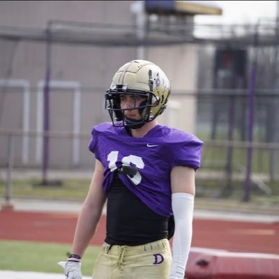 6’2 185lbs | Bench 245 | Squat 435 | DL 405 | Clean 185 | CB/S | 3. 3GPA | NCAA ID: 2508697169 |Redshirt Fr 4 years of eligibility | ✝️ |