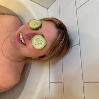 kaayrye's profile picture. She/Her. Black Lives Matter. Busy Bee @barrhillgin