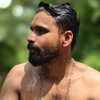 മനസ്സിൽ തോന്നിയത് കുറിച്ചിടാൻ ഒരിടം... 🌸
കർഷകനാണ് കമ്മ്യൂണിസ്റ്റാണ്...🚩