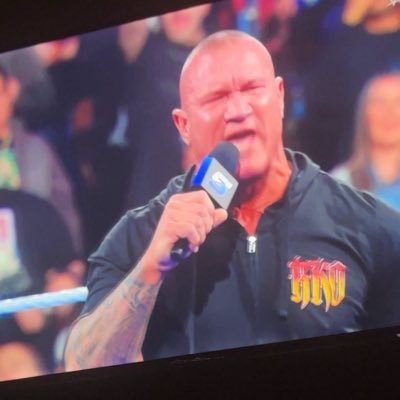 @RandyOrton has my heart, fan page for the 14x champ . Randy replied 10/12/11 /https://t.co/UROmRqZb8a also love Sasha banks