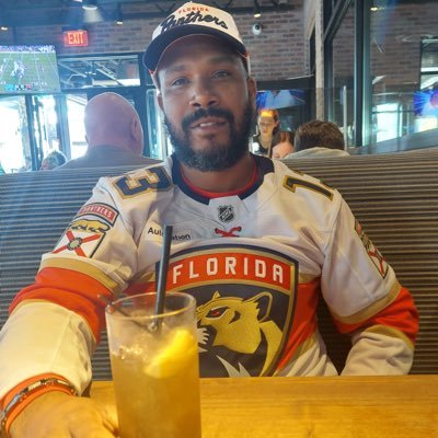 MrBravoJr's profile picture. 🇪🇨🇨🇺 Bayern München, Miami sports, Canes, Heat , Dolphins , Florida Panthers