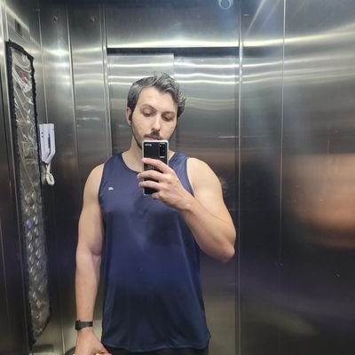 lucas_bmrs's profile picture. there's a voice in my head, says I'm better off dead